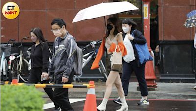 季風環流圈延伸…醞釀熱帶低壓「有機會生成颱風」 專家揭侵台機率