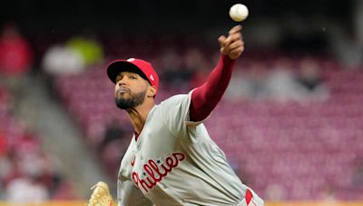 Phillies extend the ascending Cristopher Sanchez