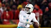 Dolphins' Tyreek Hill Sends 3-Word Message on Tua Tagovailoa's Contract Drama