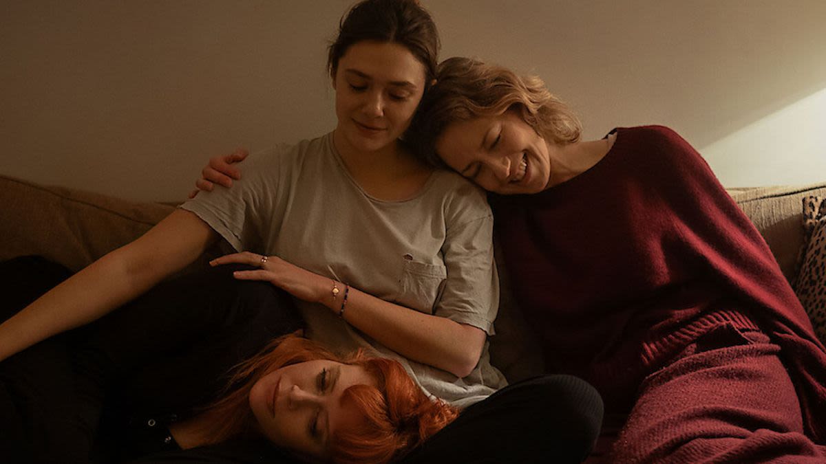 Elizabeth Olsen, Natasha Lyonne And Carrie Coon Swap Stories From Their Time In The Theater...