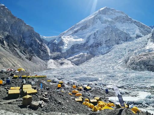 Cementerio en el Everest: deshielo arroja a la luz cientos de escaladores muertos