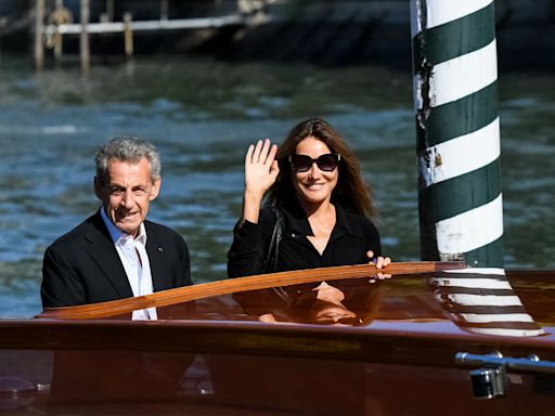 Carla Bruni et Nicolas Sarkozy : séjour romantique en Grèce pour le couple toujours aussi amoureux (Vidéo)