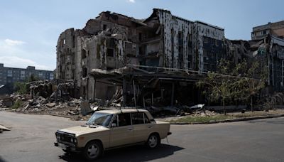 Russia takes another Ukraine town as it bears down on key transport hub