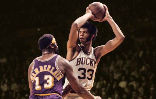 Wilt Chamberlain had his 'greatest game as a Laker' after being belittled by Kareem Abdul-Jabbar