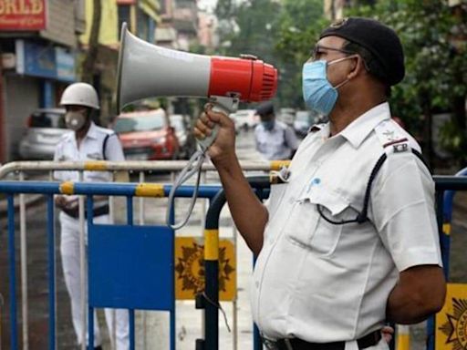 Police crackdown on hawkers on government land after being pulled up by WB CM