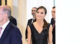 Un nuevo vestido para la reina Letizia, de firma europea y con línea muy estilizadora