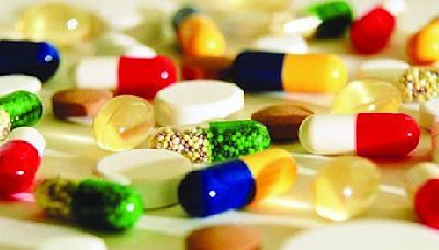 Rs 11.38 lakh drug money, intoxicating pills seized