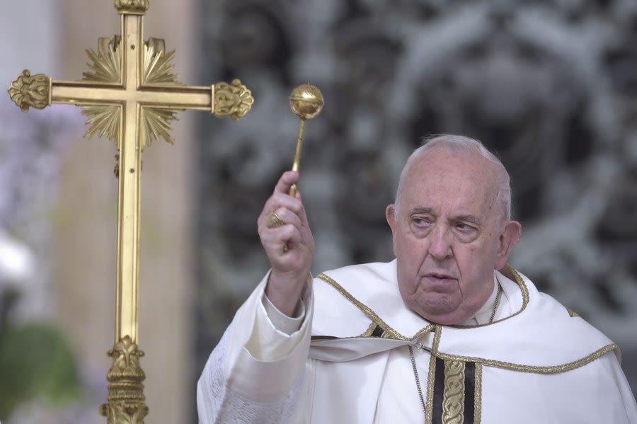 Vatican apologizes for Pope Francis' use of homophobic slur