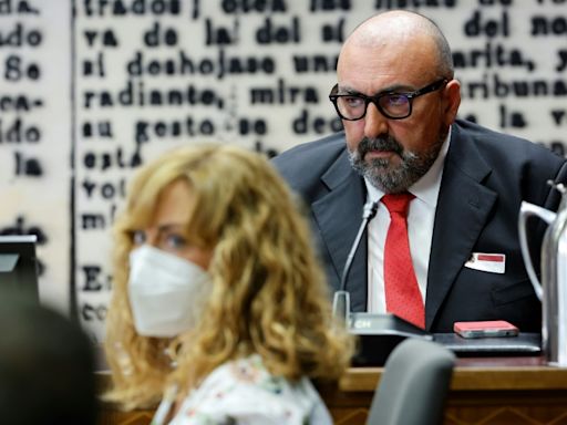 El hombre clave en un escándalo de corrupción en España guarda silencio ante el Senado