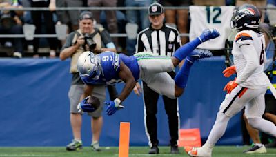 Kenneth Walker III sparks Seahawks rally as Seattle tops Denver 26-20 in Mike Macdonald's debut