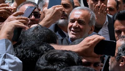 Masoud Pezeshkian, un cirujano cardiaco que estuvo en el Parlamento, es el presidente electo de Irán