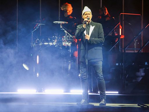 Pet Shop Boys avivan la nostalgia de los 80 en un concierto televisado en el Son do Camiño