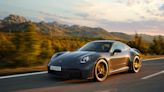 傳奇跑車正式油電化！Porsche 發表改款 911 車系，國內建議售價 704 萬起！