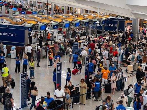 Families Left Scrambling After Delta Bars Minors From Flying Alone in Wake of Outage