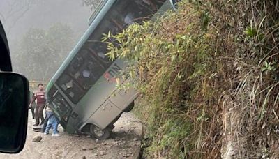 Trágico accidente en Machu Picchu: bus se volcó por un abismo y hay al menos 30 heridos