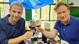 Conan O’Brien sorprendió al almorzar en una de las parrillas barriales más conocidas de Buenos Aires