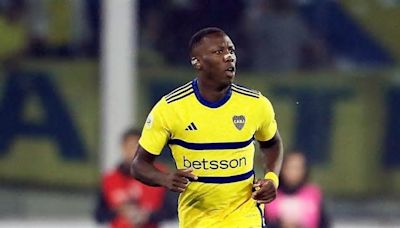 Luis Advíncula regresa a los entrenamientos con la mirada puesta en la Copa Sudamericana