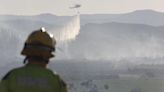 Movilizan a varios medios aéreos por un incendio forestal en Xàtiva