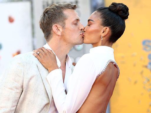 Actor Joel Kinnaman Marries Victoria’s Secret Model Kelly Gale in Burning Man Ceremony