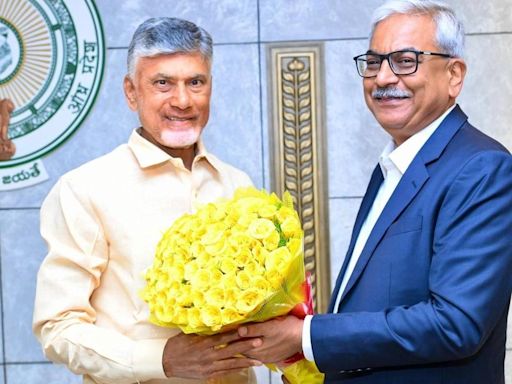 Naidu hold talks with BPCL team on setting up petroleum refinery in Andhra Pradesh