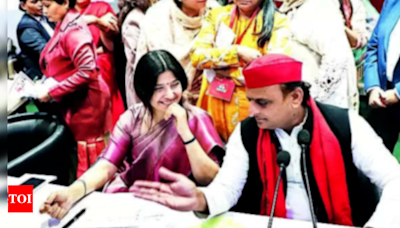 Akhilesh Yadav-Dimple Yadav first UP couple in Lok Sabha together | Kanpur News - Times of India