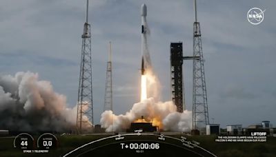 SpaceX launches private Cygnus cargo craft to ISS (video, photos)