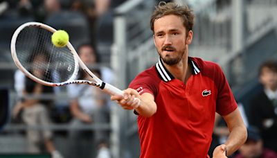 Daniil Medvedev stumbles in Halle, falls to Zhang Zhizhen on grass | Tennis.com