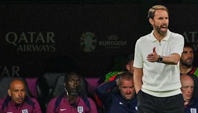 Torcida inglesa encontra sósia de Gareth Southgate antes de jogo da Eurocopa e vídeo viraliza