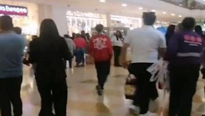 [Video] Momentos de conmoción en centro comercial Santafé por asesinato en local de cocina