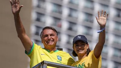 Bolsonaro asegura a sus seguidores que Brasil vive en una dictadura y defiende a Elon Musk