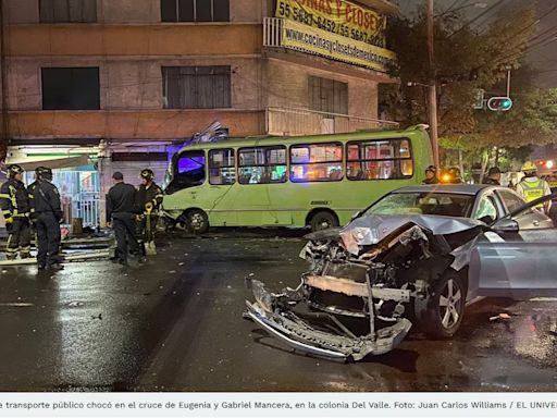 Accidente vehicular en Benito Juárez deja al menos 12 lesionados