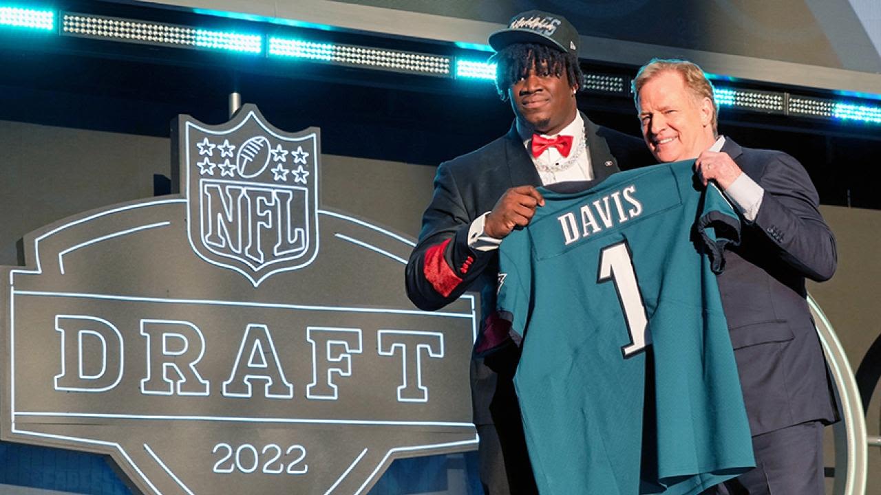 Colleges with the most NFL draft picks in a single year