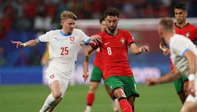 Bruno Fernandes pulls the strings in midfield as Portugal secure late dramatic winner vs. Czechia