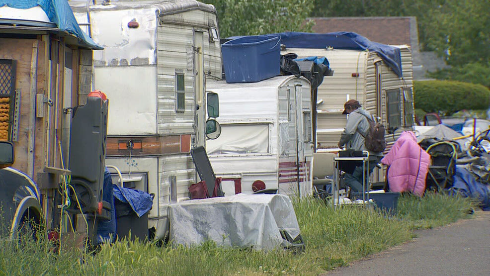 Neighbors despair as homeless vehicles persist on Portland's Southeast 94th Avenue