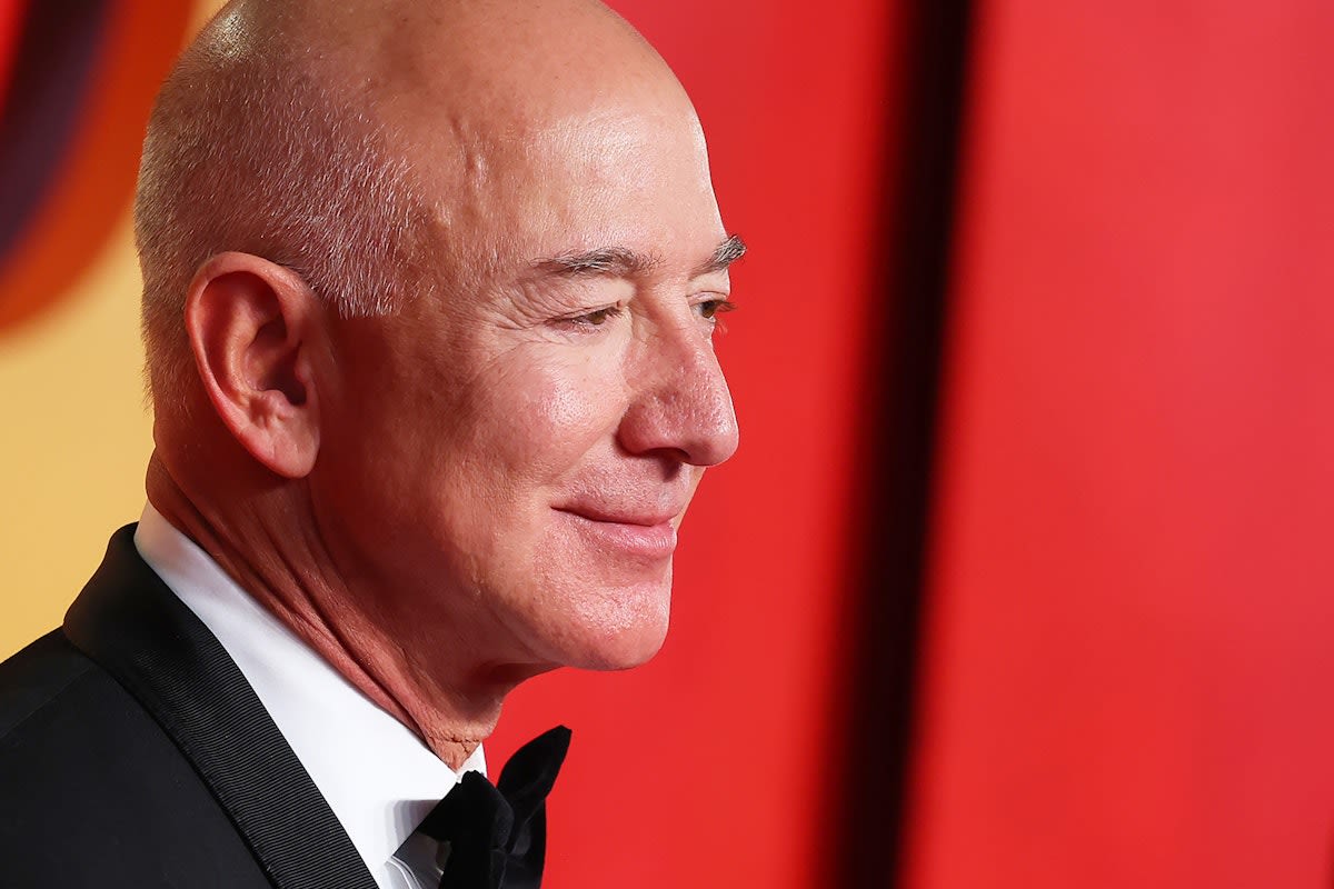 Jeff Bezos Has Worst Response Ever to Washington Post Turmoil