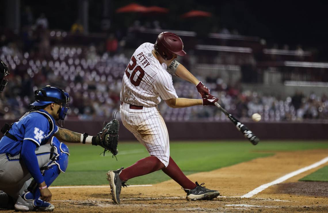 South Carolina smashes four homers to overpower East Tennessee State, earn 30th win