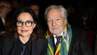 Pierre Arditi "beau-grand-père" : l'acteur affirme être épanoui avec la petite-fille d'Evelyne Bouix, son épouse