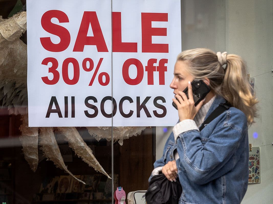 Canada's retail sales fall, missing expectations