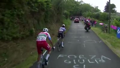 Alaphilippe renace en Fano con una exhibición para la historia