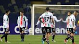 El increíble error de Palestino que propició el empate de Cuiabá en la Sudamericana - La Tercera