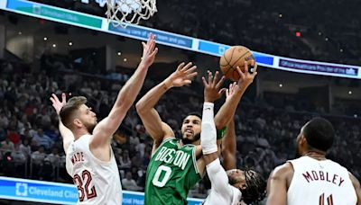 NBA》塔圖姆33分客場擊敗騎士 塞爾提克季後賽聽牌