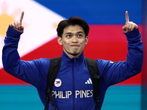 He won gold for the Philippines. Then the gifts started pouring in — including a $600,000 condo and a lifetime supply of ramen.