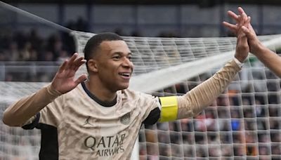 Con doblete de Mbappé, el PSG vence 4-1 a Lorient y roza otro título en Francia