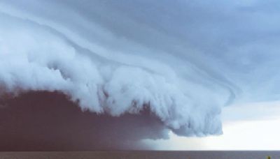 16 Weather Photos I Find Almost As Interesting And Amazing As My Meteorological Crush, Jim Cantore