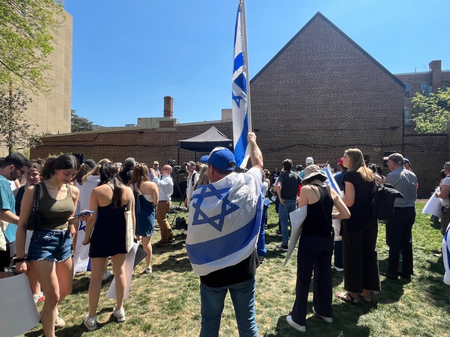 George Washington University students hold pro-Israel rally on 8th day of pro-Palestinian protests