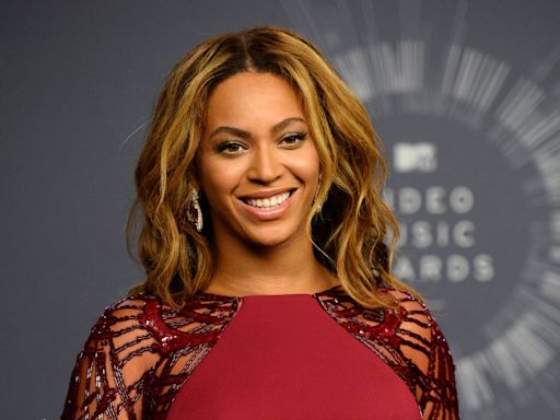 Beyoncé sorprendió a un pequeño fan con regalos luego de que la llamara amiga - La Opinión