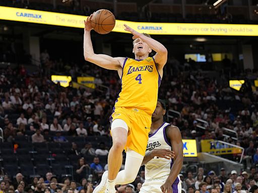 Lakers' LeBron James Sends Strong Message on Dalton Knecht