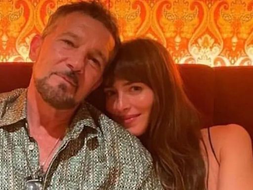 This Selfie Of Dakota Johnson And Her Former Stepfather Antonio Banderas Is The Cutest