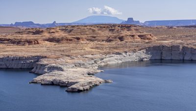 Lake Powell's famous double arch collapses