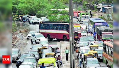 A Sign Of Things To Come? Rain Causes Waterlogging In Several Areas Of Capital | Delhi News - Times of India